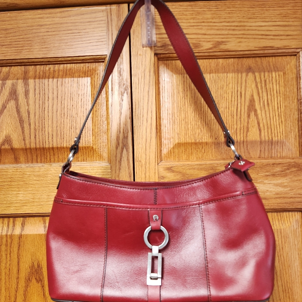 Etienne Aigner Leather shoulder bag red